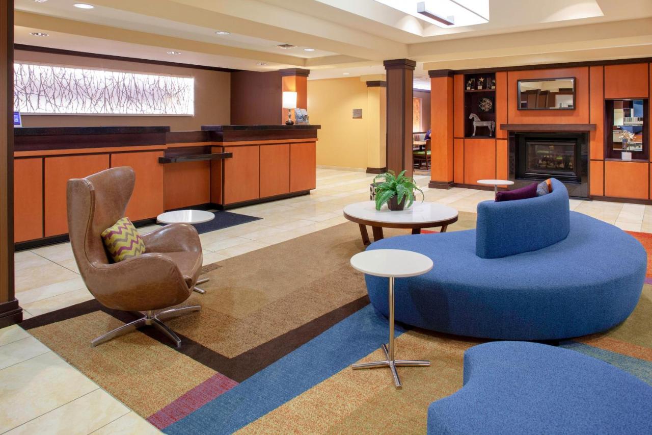 | Fairfield Inn & Suites Seymour