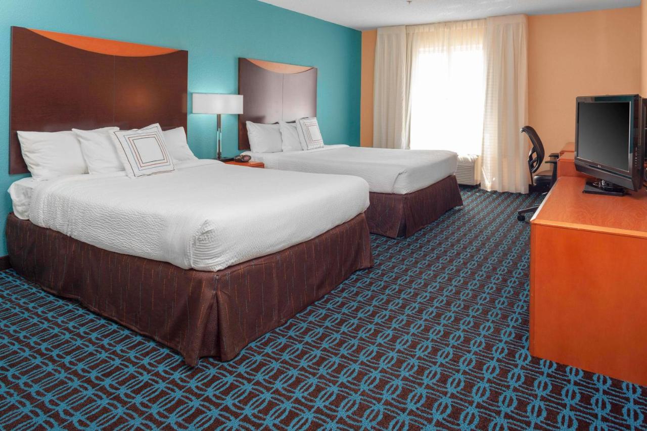 | Fairfield Inn & Suites Seymour