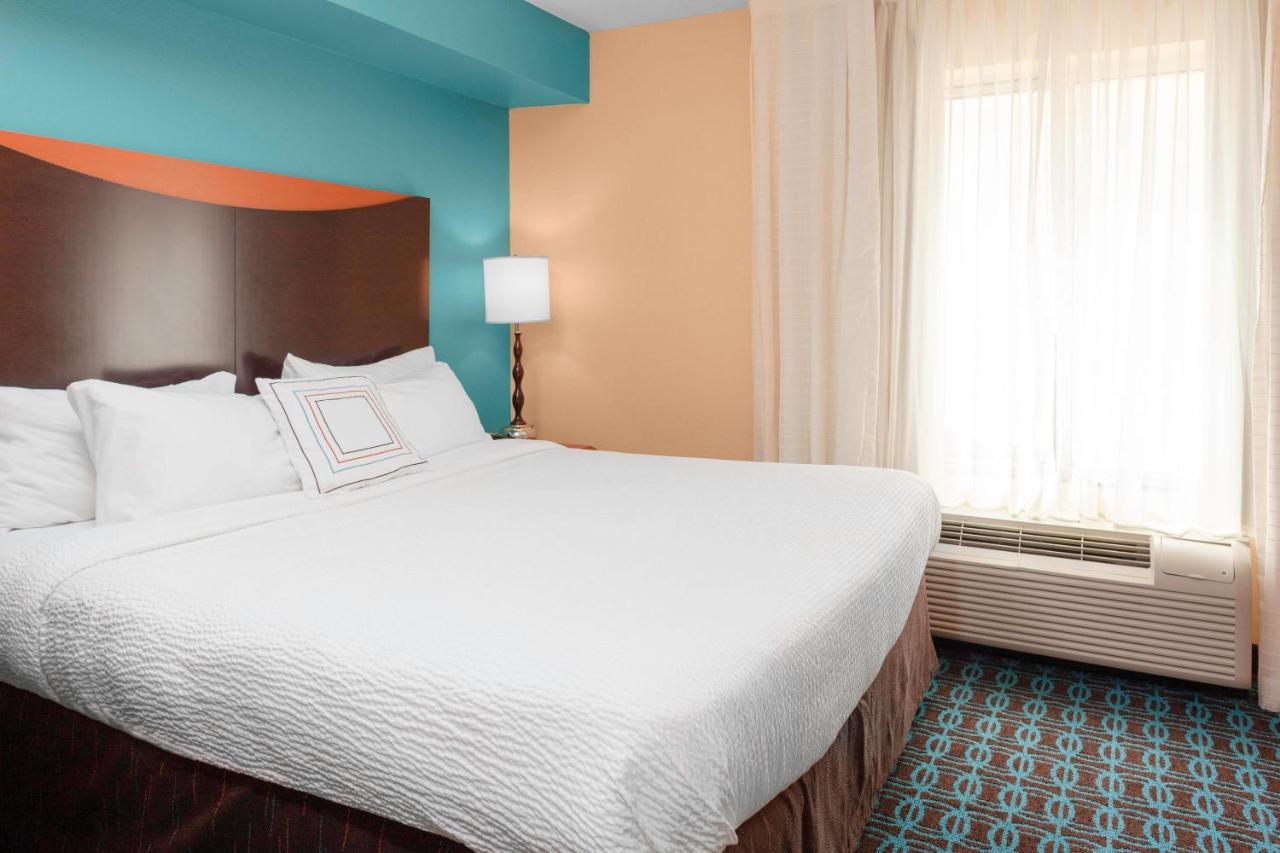 | Fairfield Inn & Suites Seymour