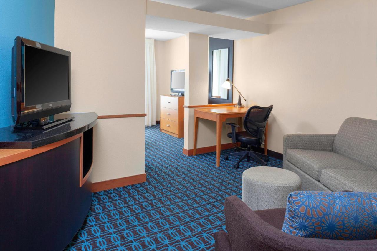 | Fairfield Inn & Suites Seymour