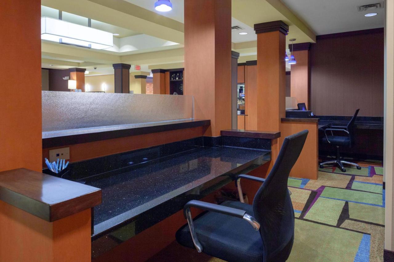 | Fairfield Inn & Suites Seymour