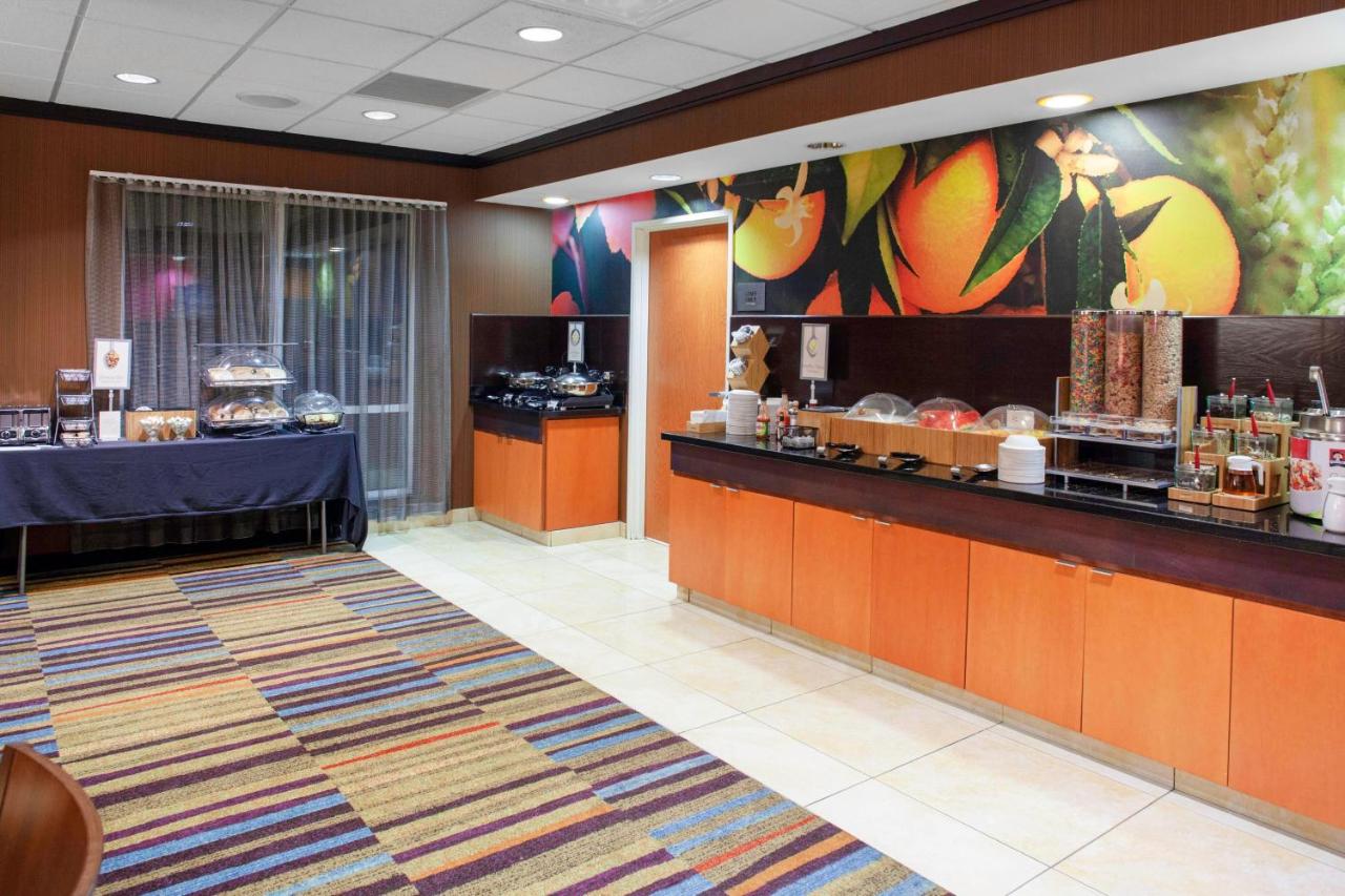 | Fairfield Inn & Suites Seymour