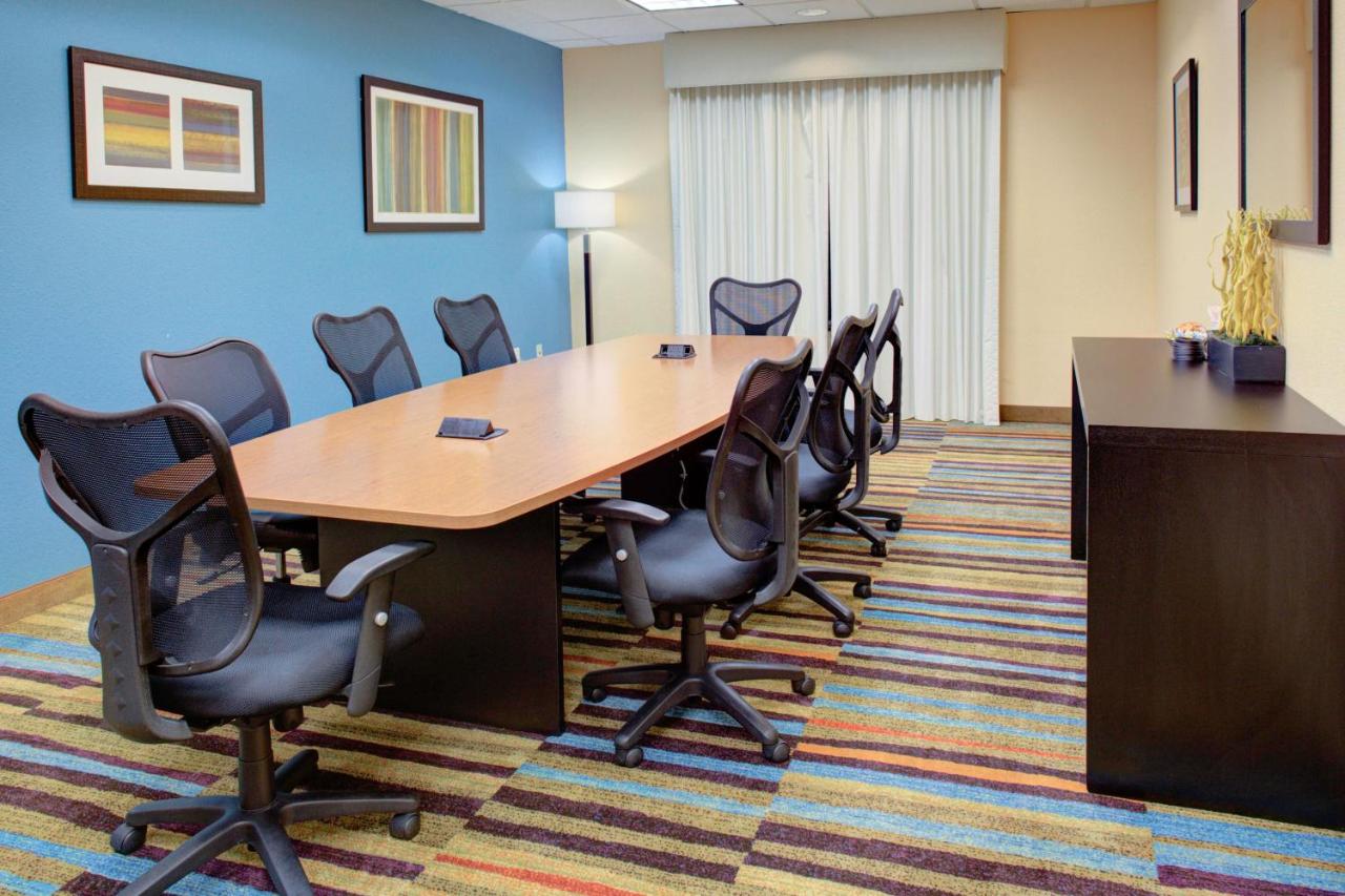 | Fairfield Inn & Suites Seymour