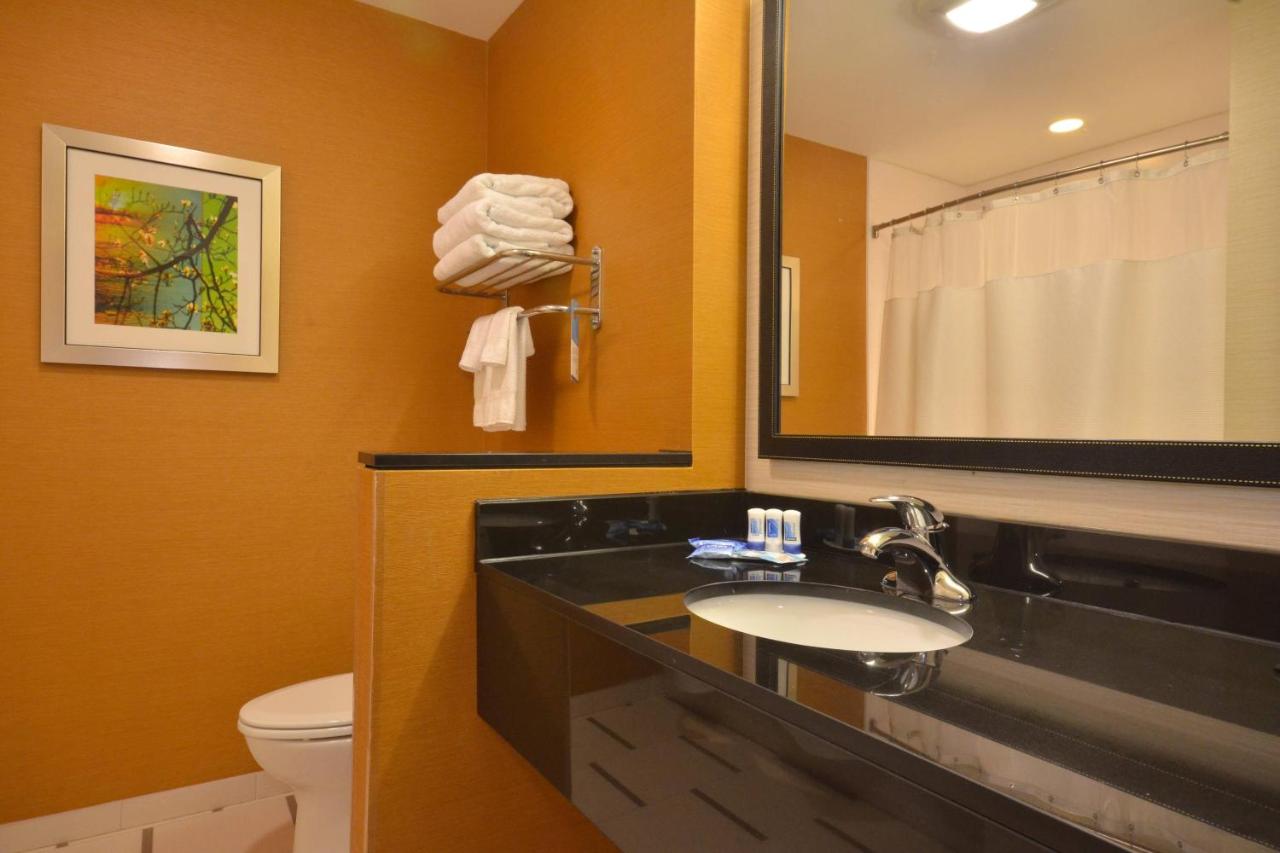 | Fairfield Inn & Suites by Marriott St. Louis Pontoon Beach/Granite City, IL