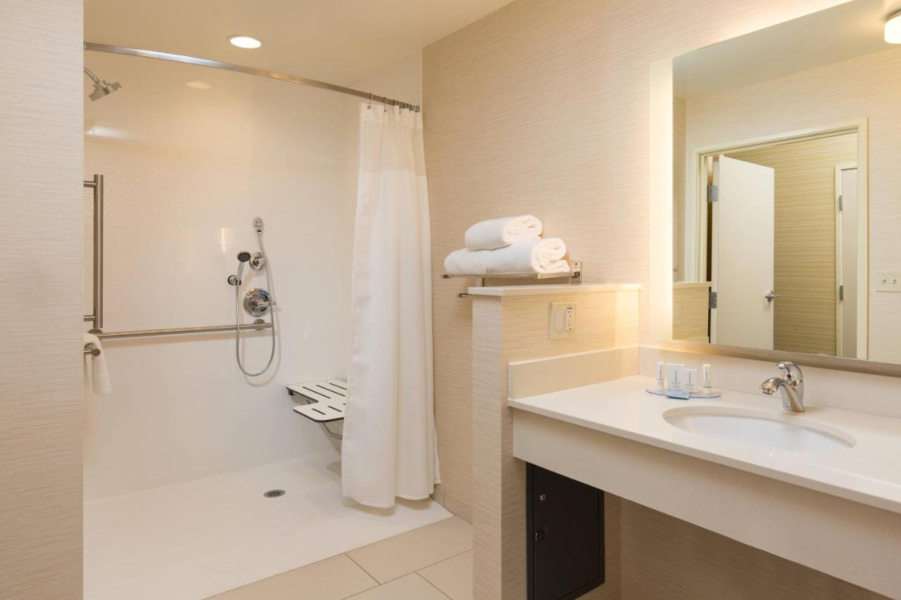 | Fairfield Inn & Suites by Marriott Sacramento Folsom