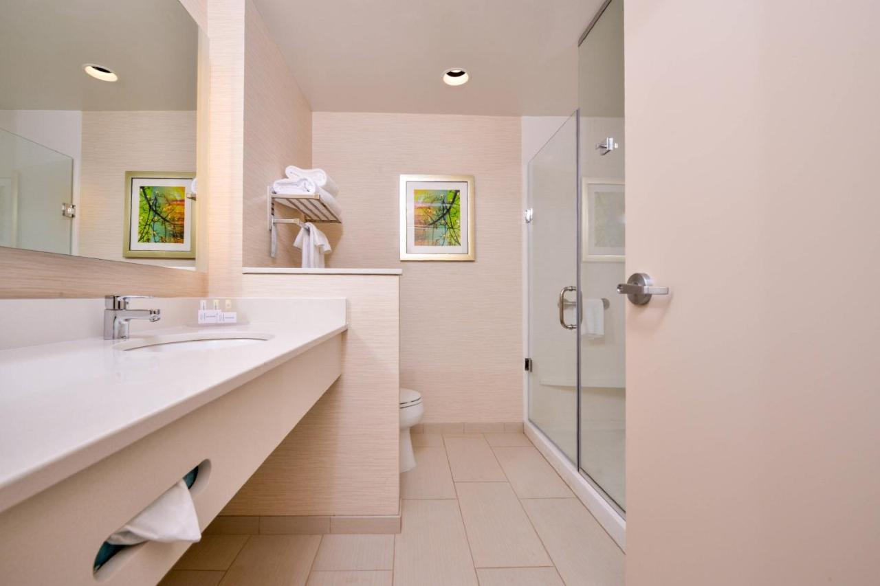 King Suite at Fairfield by Marriott Inn & Suites Plymouth White Mountains