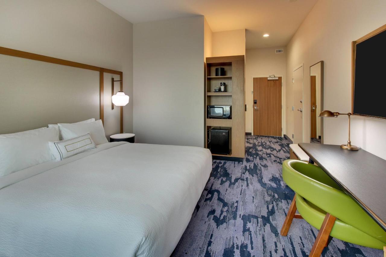  | Fairfield Inn and Suites by Marriott Houston Brookhollow