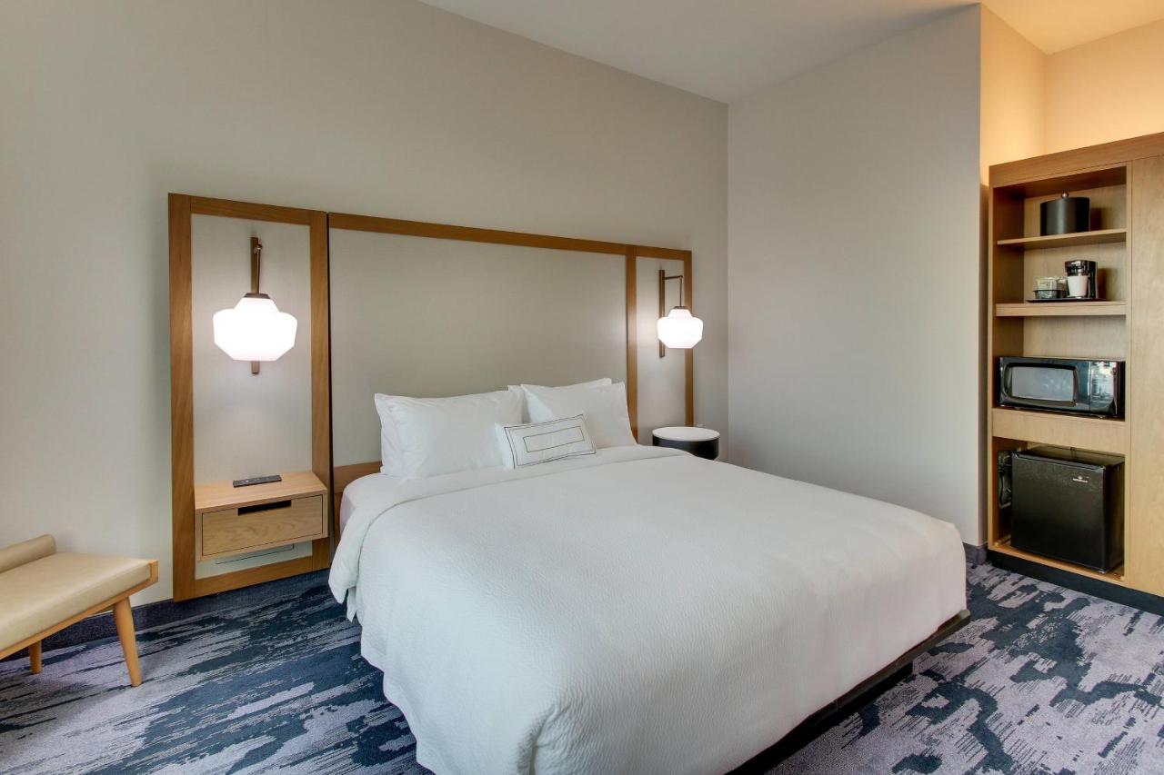  | Fairfield Inn and Suites by Marriott Houston Brookhollow