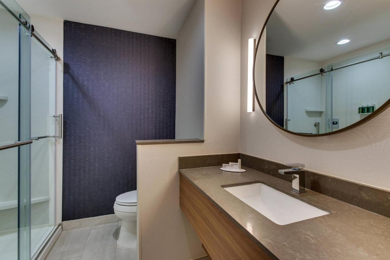  | Fairfield Inn and Suites by Marriott Houston Brookhollow