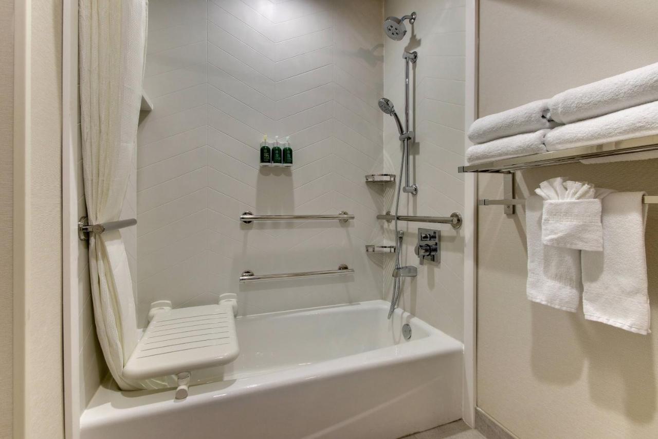  | Fairfield Inn and Suites by Marriott Houston Brookhollow