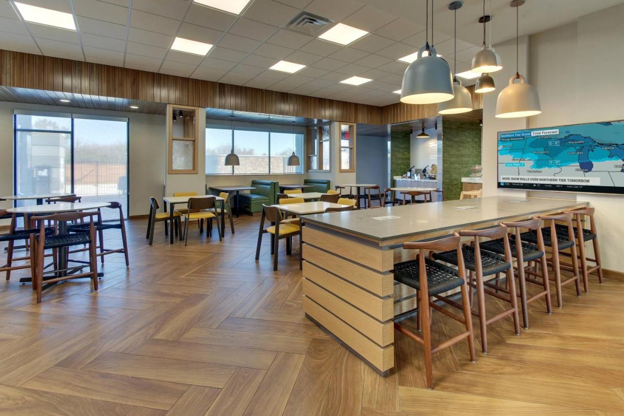  | Fairfield Inn and Suites by Marriott Houston Brookhollow
