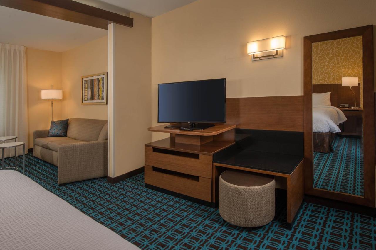 | Fairfield Inn and Suites by Marriott Washington