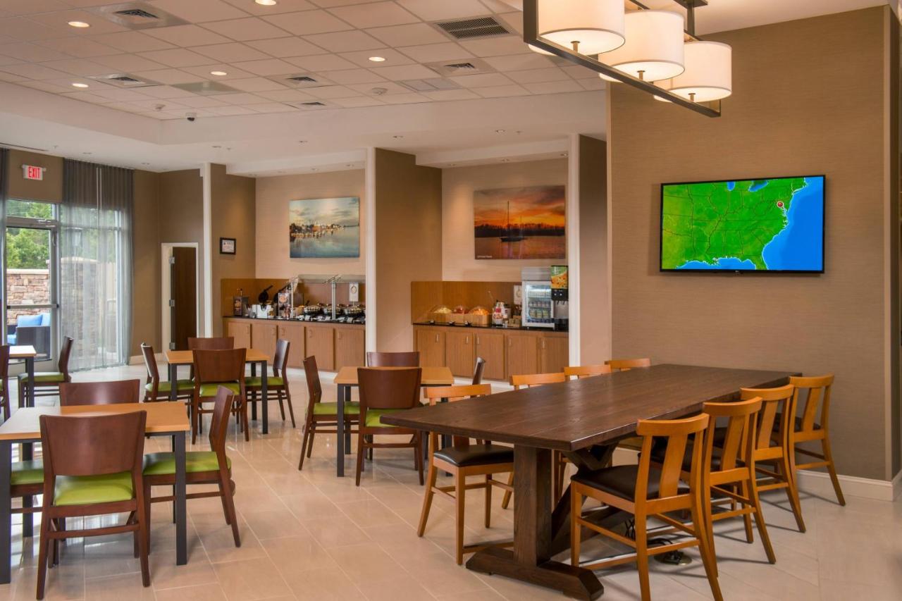 | Fairfield Inn and Suites by Marriott Washington