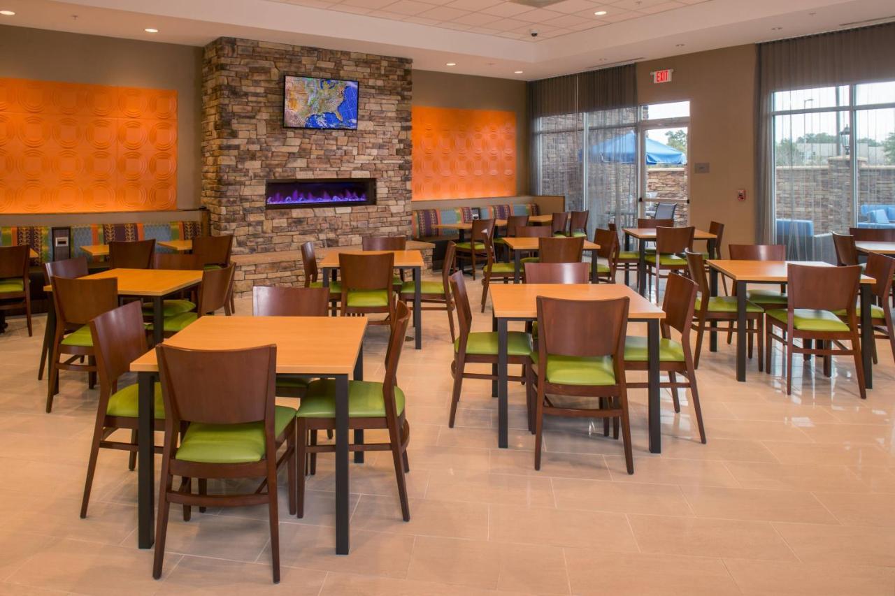 | Fairfield Inn and Suites by Marriott Washington