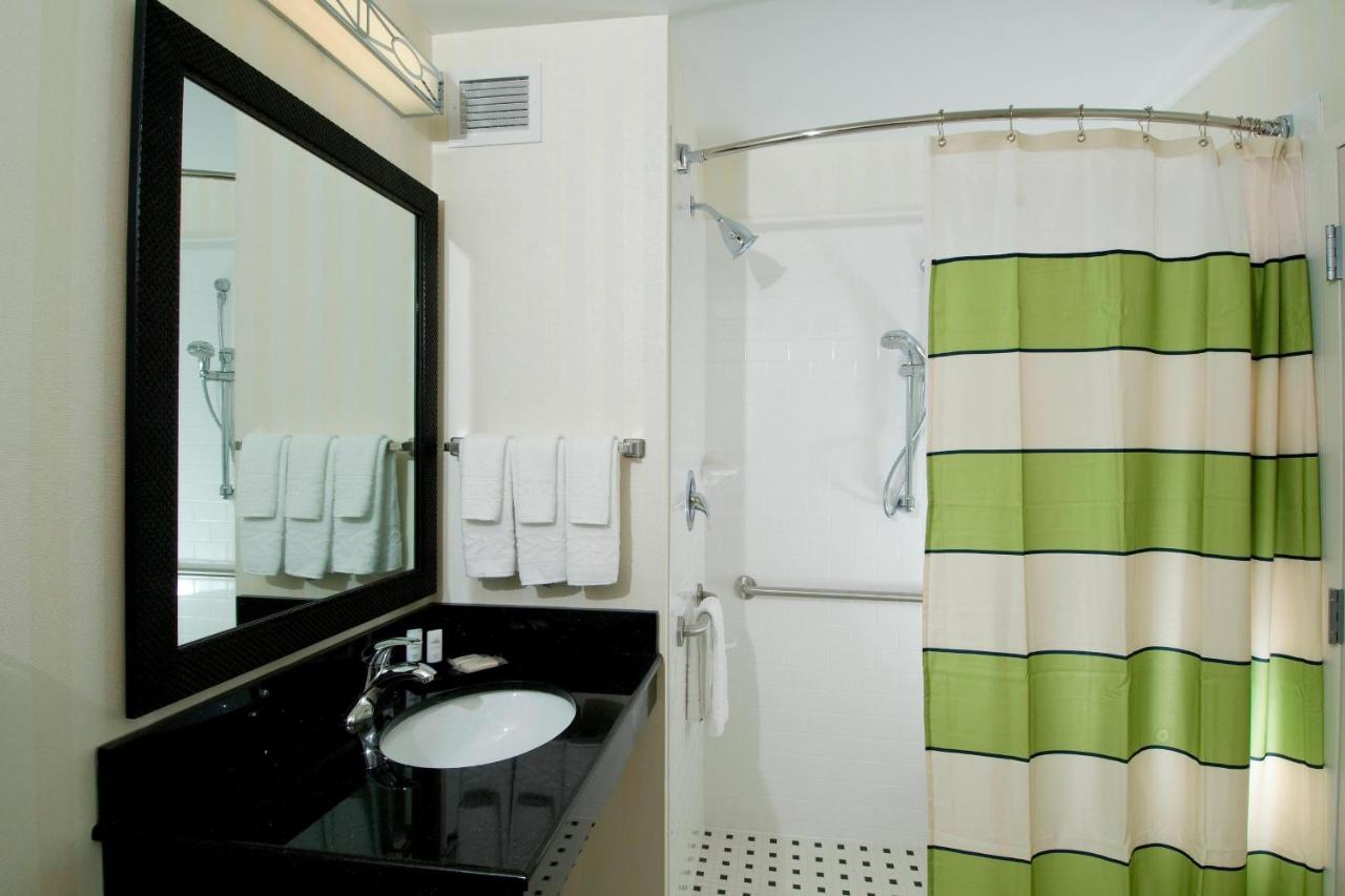 | Fairfield Inn & Suites Verona