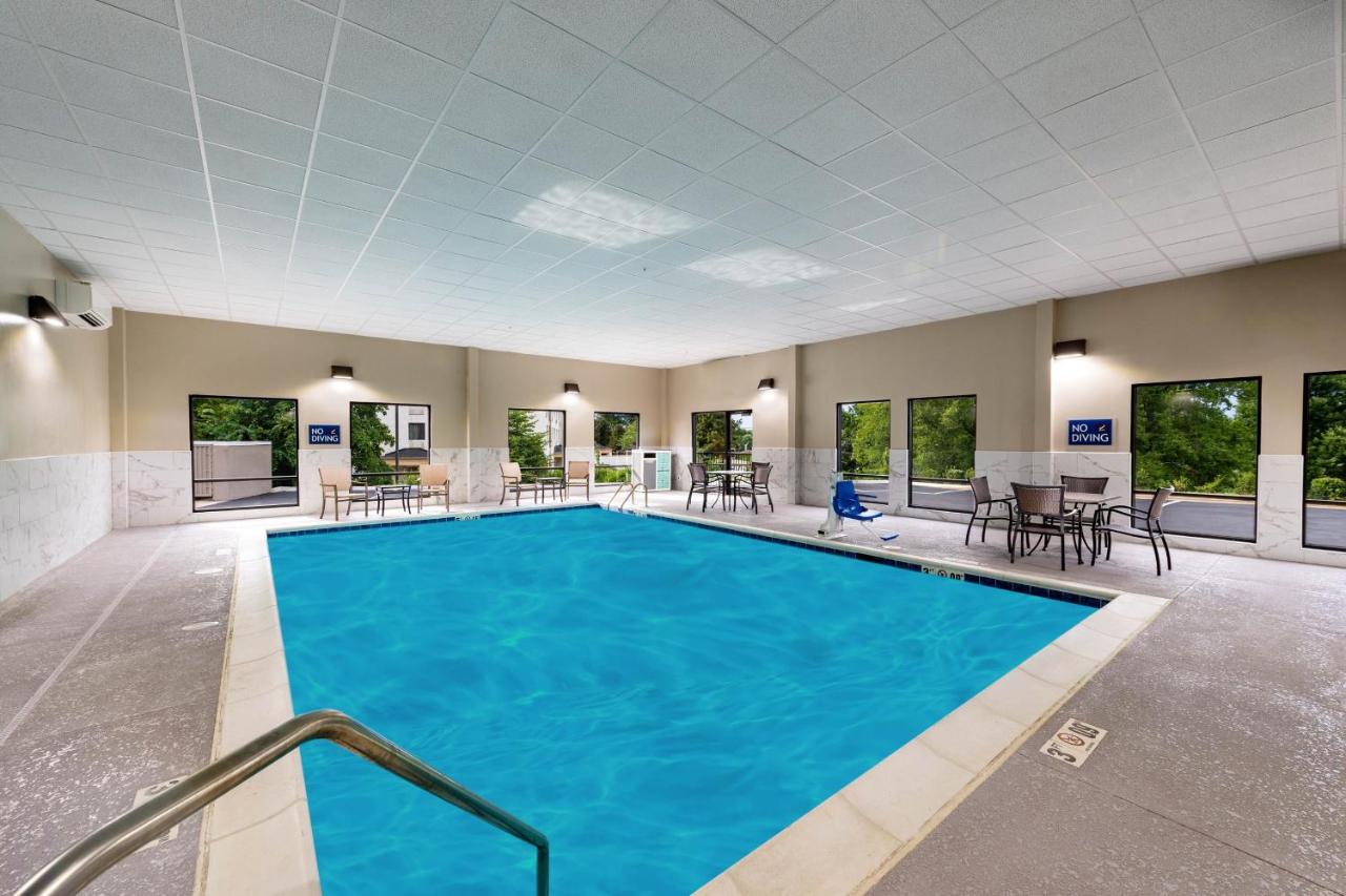  | Four Points by Sheraton Charlotte - Lake Norman