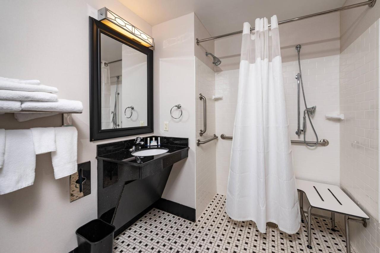  | Fairfield Inn & Suites by Marriott Philadelphia Valley Forge/Great Val