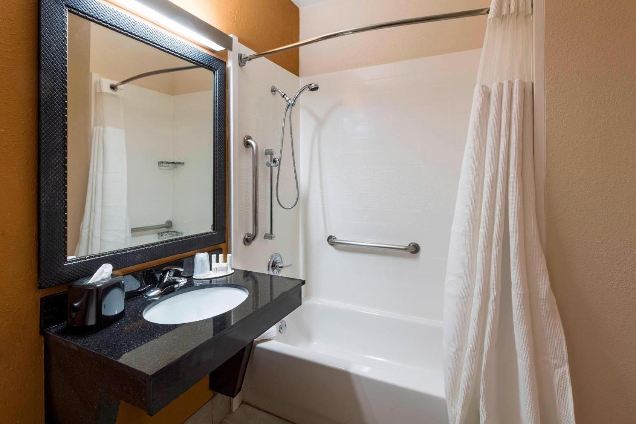 | Fairfield Inn and Suites St Petersburg Clearwater
