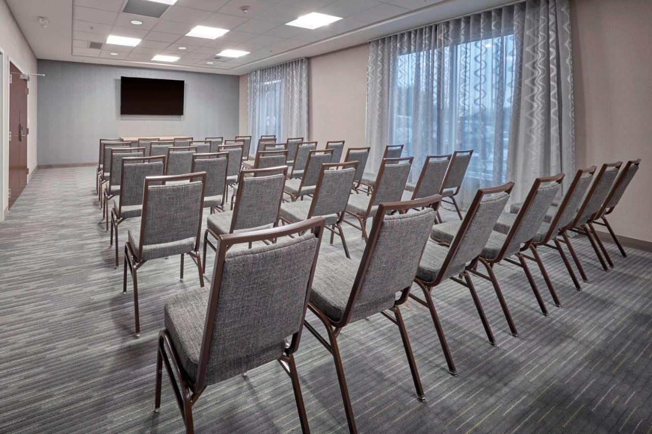 | Fairfield Inn & Suites by Marriott Grand Mound Centralia