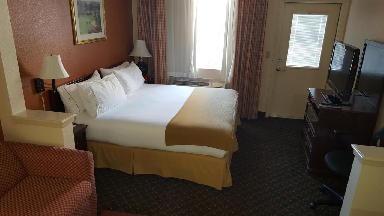 King Room with Balcony - Non-Smoking at Country Inn & Suites by Radisson, Fort Worth West l-30 NAS JRB