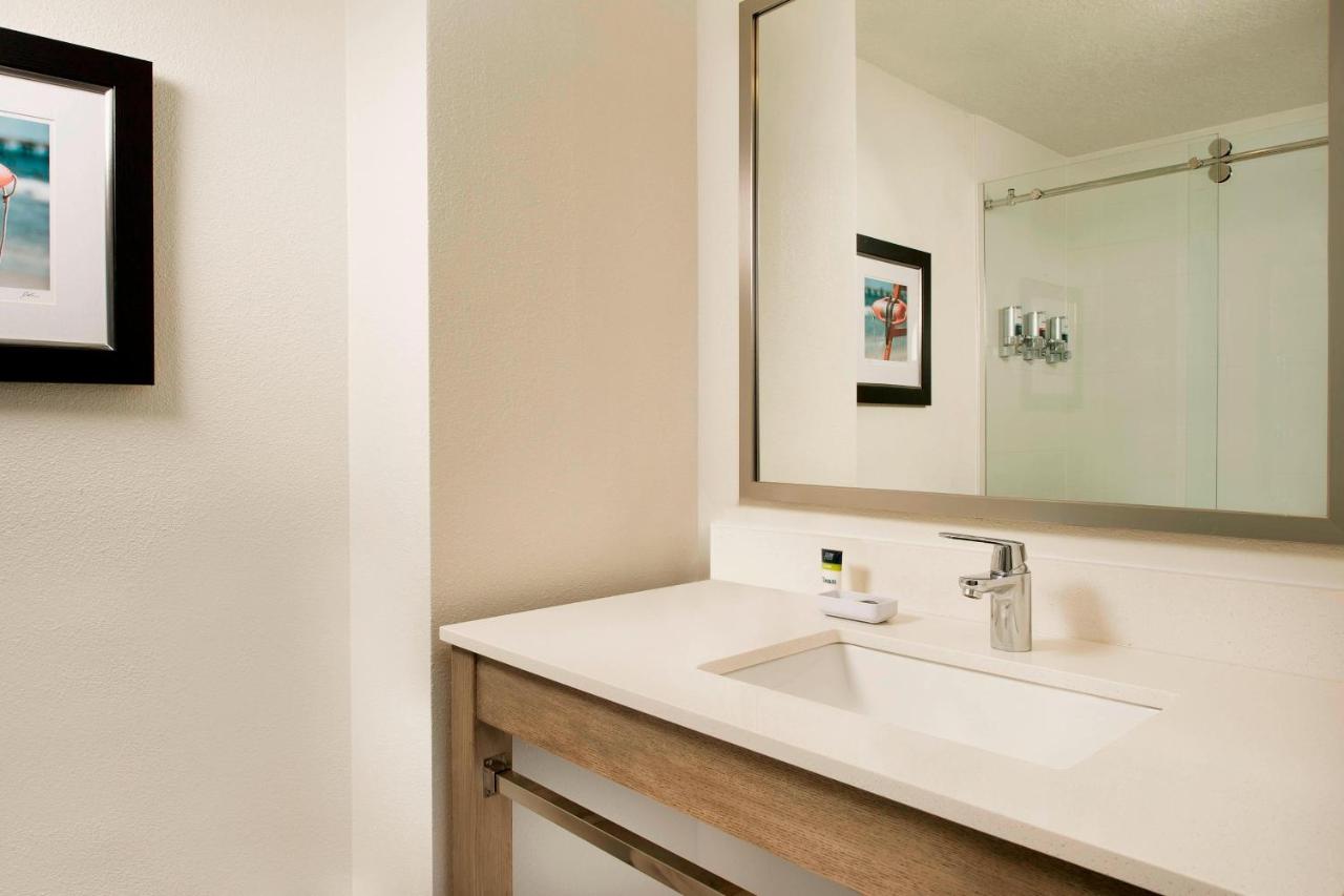 | Four Points by Sheraton Jacksonville Beachfront