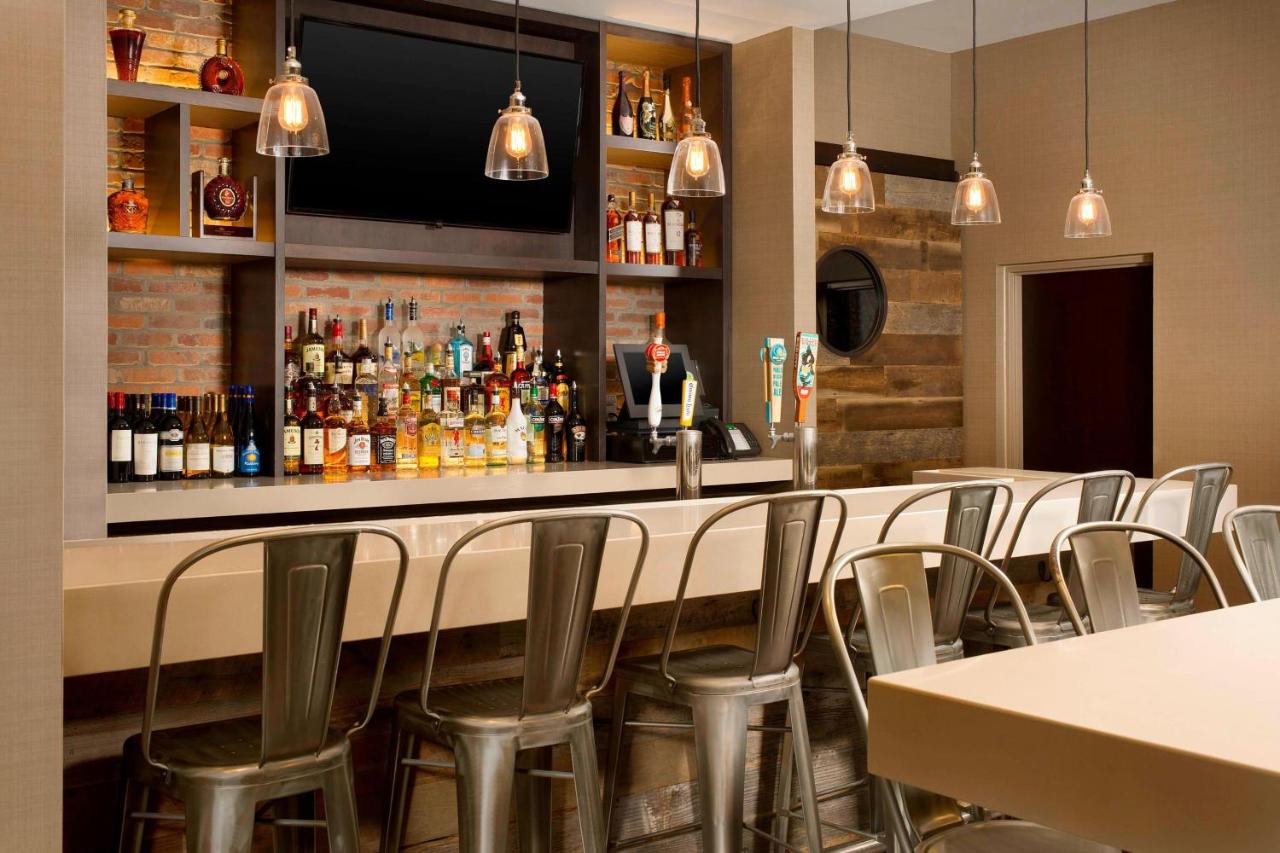 | Four Points by Sheraton Jacksonville Beachfront