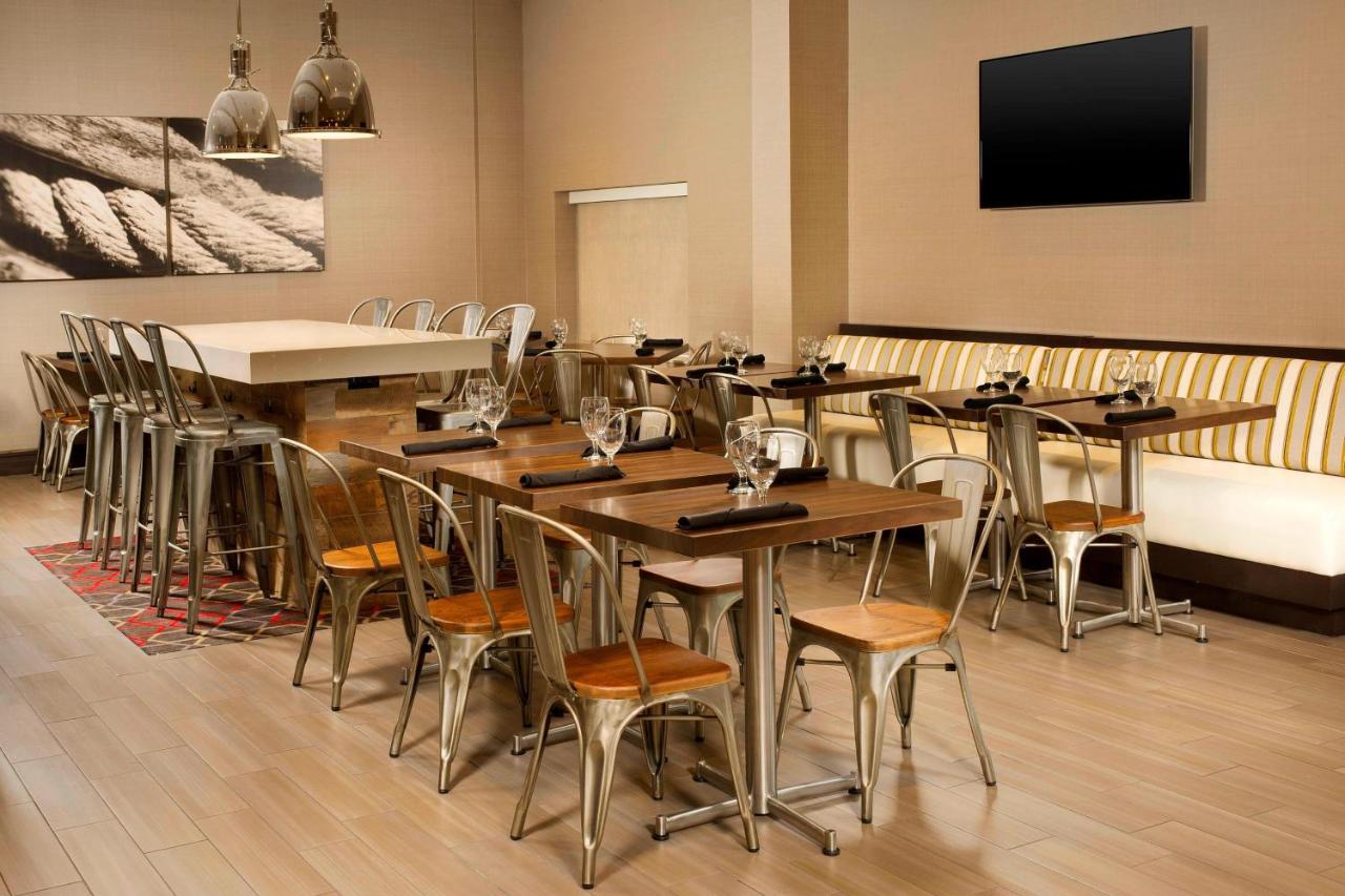 | Four Points by Sheraton Jacksonville Beachfront