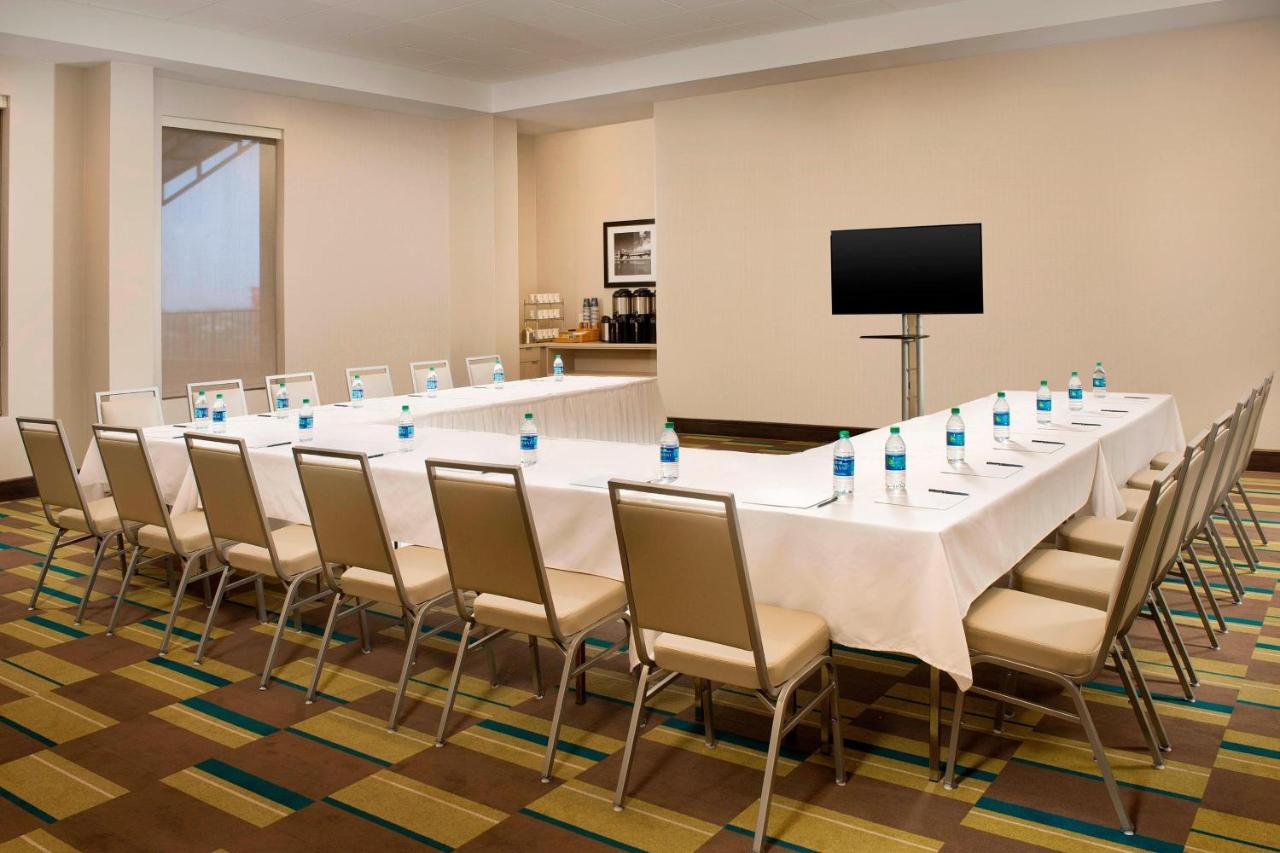 | Four Points by Sheraton Jacksonville Beachfront