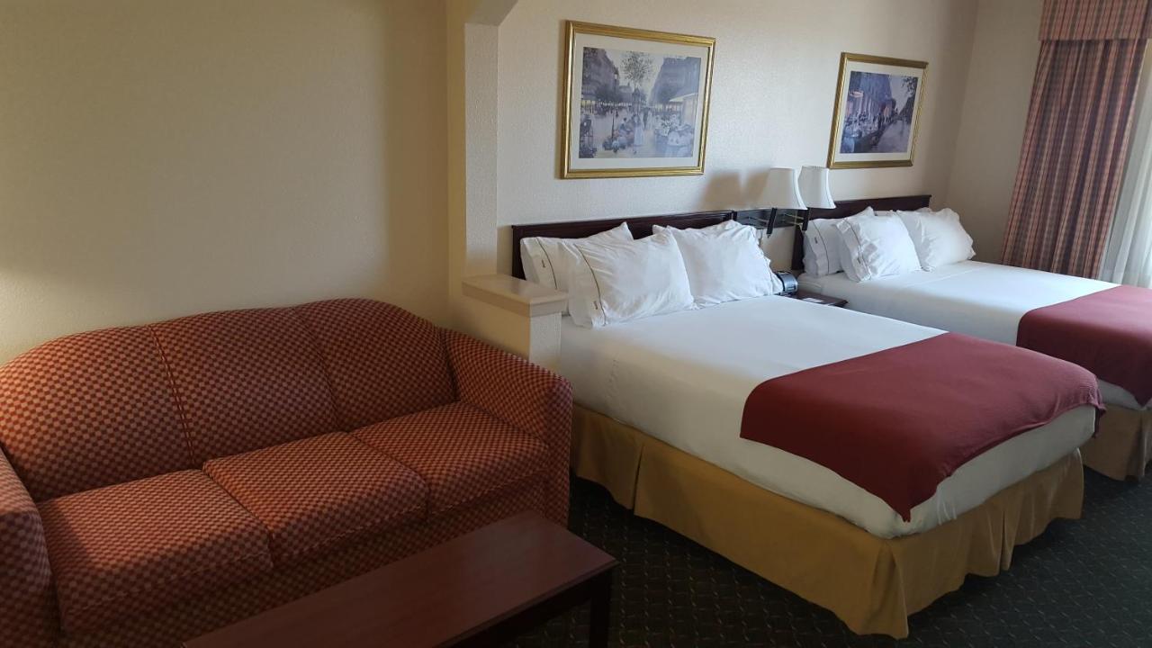 Queen Room with Two Queen Beds and Sofa Bed - Non-Smoking at Country Inn & Suites by Radisson, Fort Worth West l-30 NAS JRB