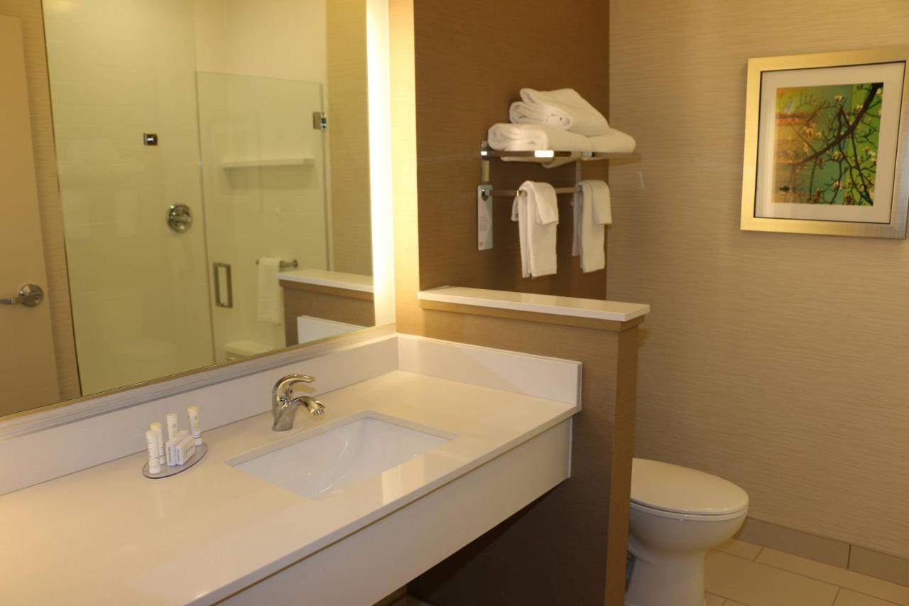 | Fairfield Inn & Suites by Marriott Bowling Green