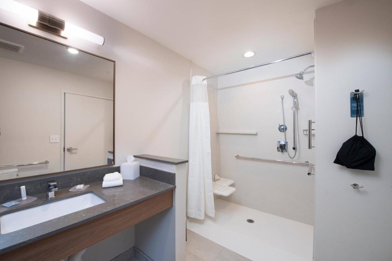 | Fairfield Inn & Suites by Marriott Oklahoma City El Reno