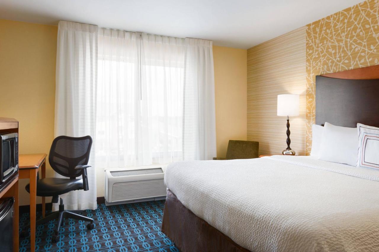 | Fairfield Inn & Suites by Marriott Weirton