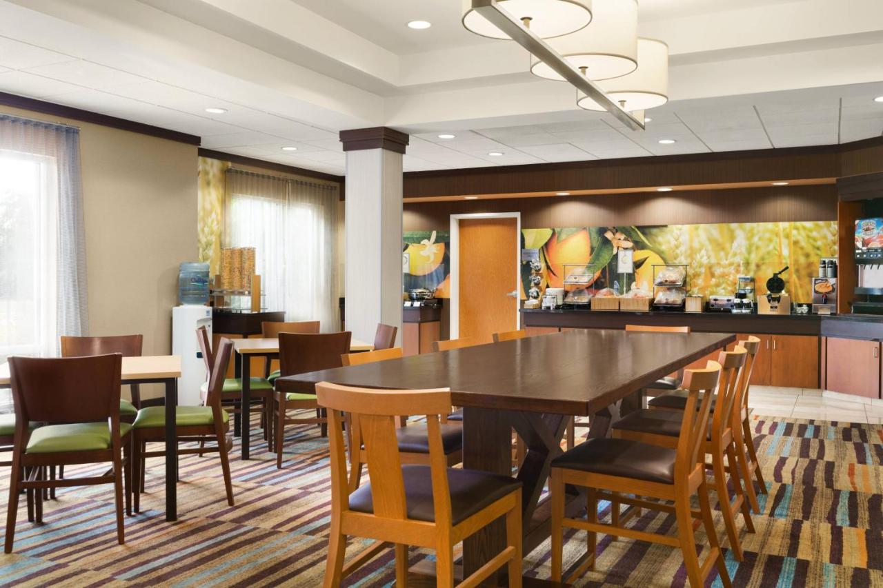 | Fairfield Inn & Suites by Marriott Weirton