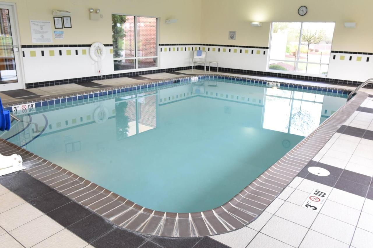 | Fairfield Inn & Suites by Marriott Weirton
