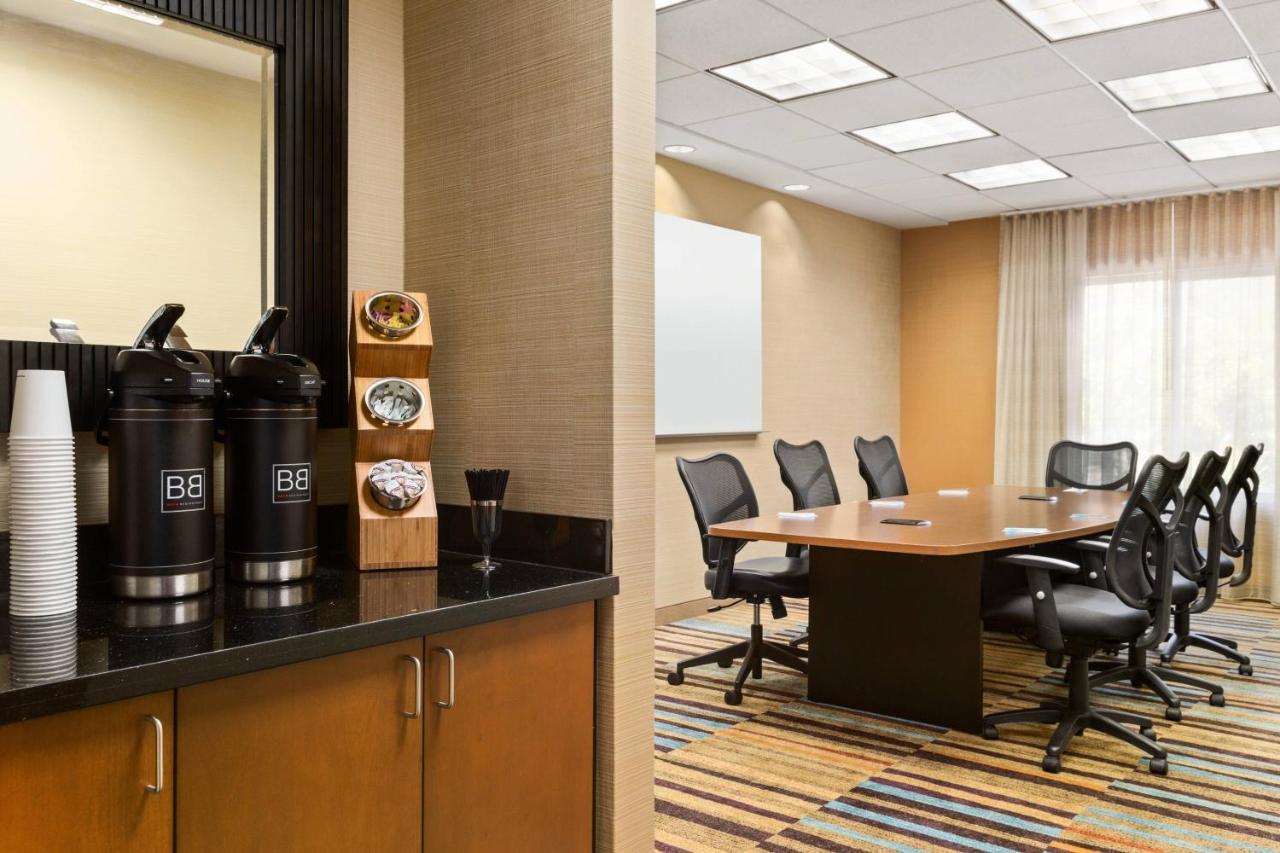 | Fairfield Inn & Suites by Marriott Weirton