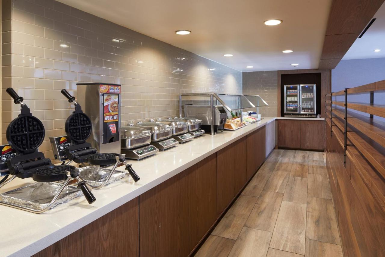 | Four Points by Sheraton Los Angeles Westside