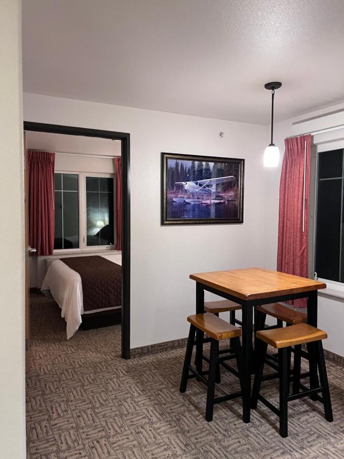  | Hotel North Pole