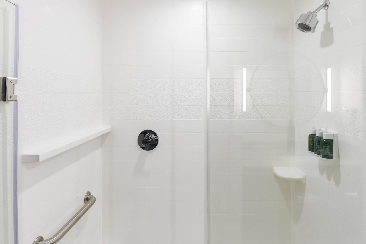 | Fairfield Inn & Suites by Marriott Ontario Rancho Cucamonga