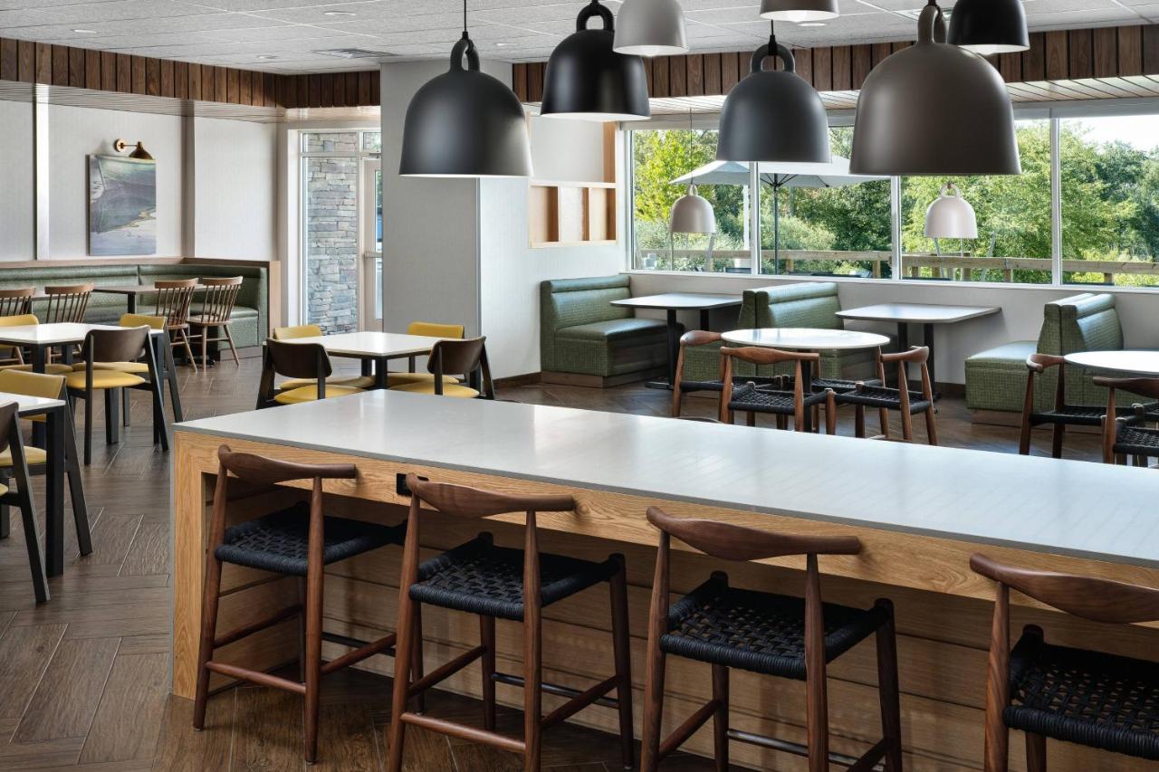| Fairfield Inn & Suites by Marriott South Kingstown Newport Area