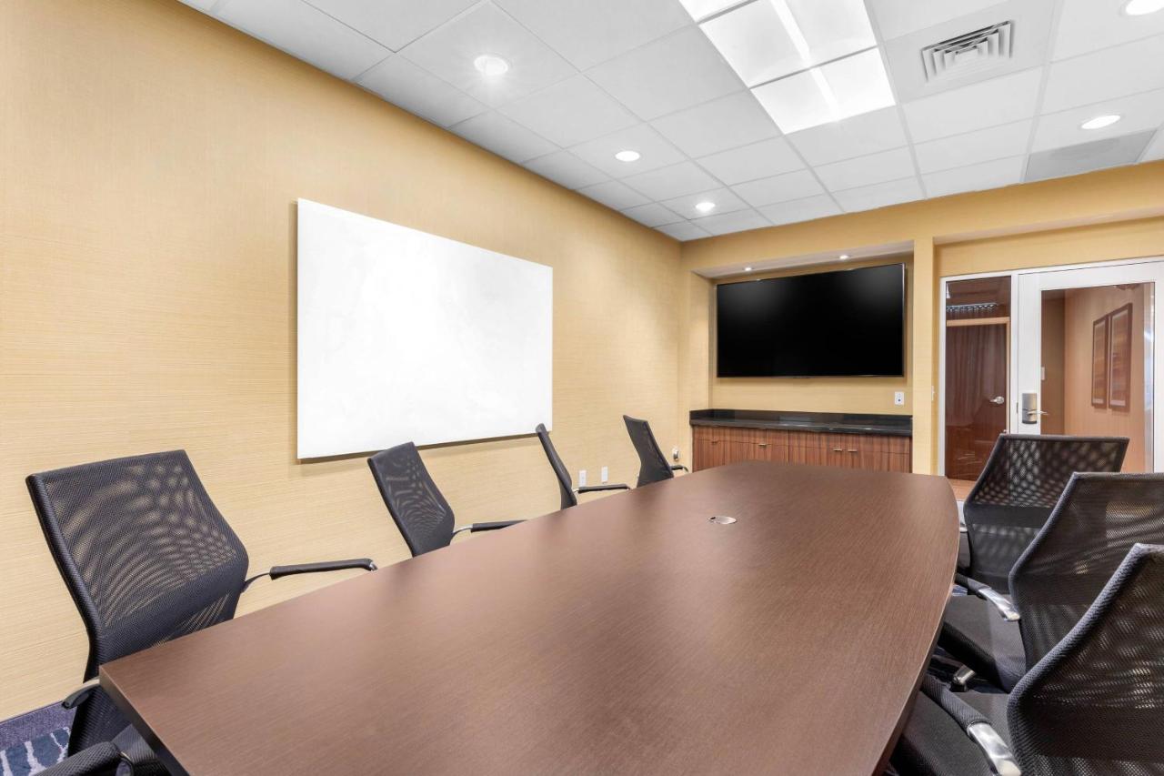 | Fairfield Inn & Suites by Marriott Mebane