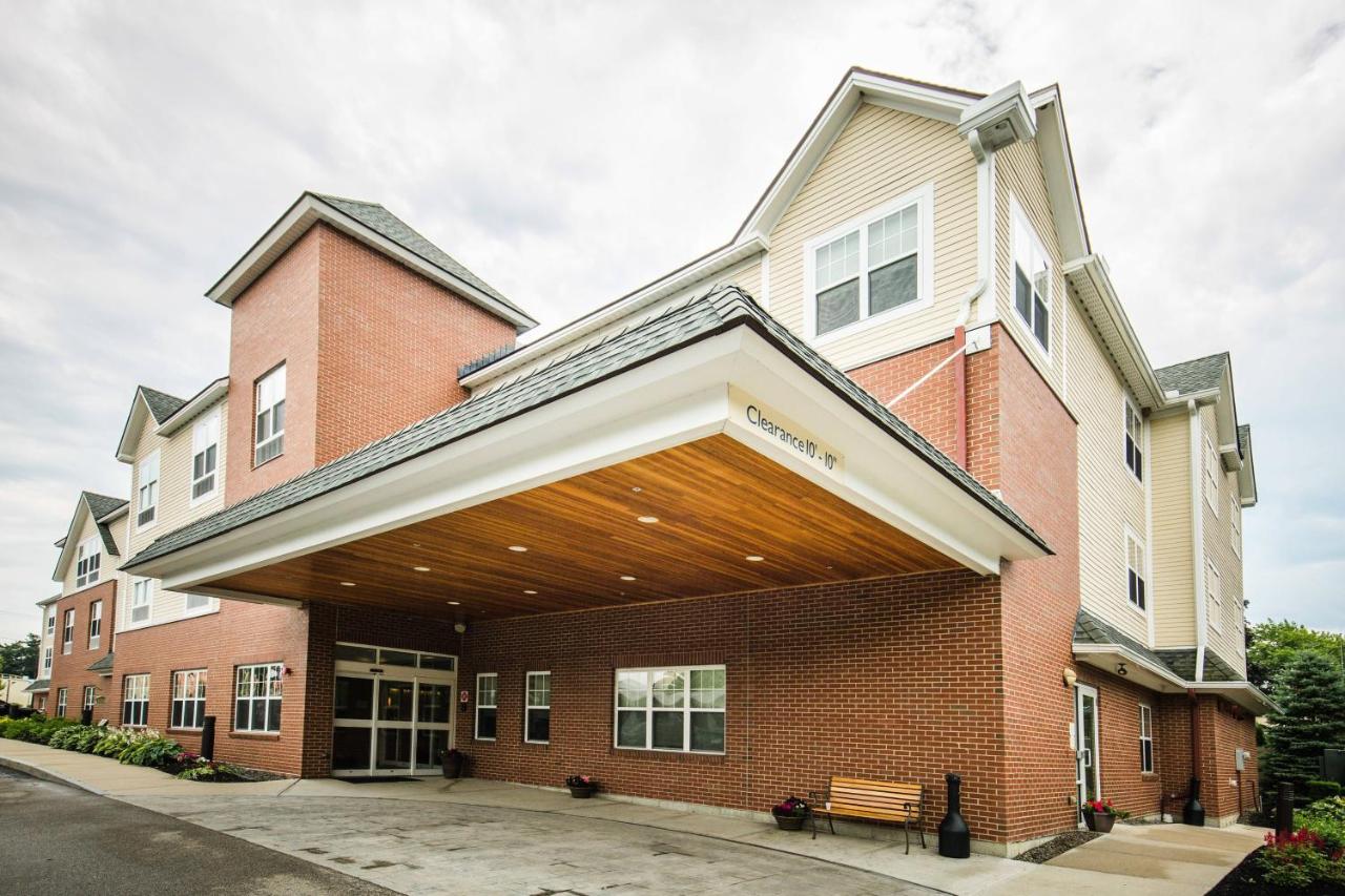 | Fairfield Inn and Suites by Marriott Portsmouth Exeter