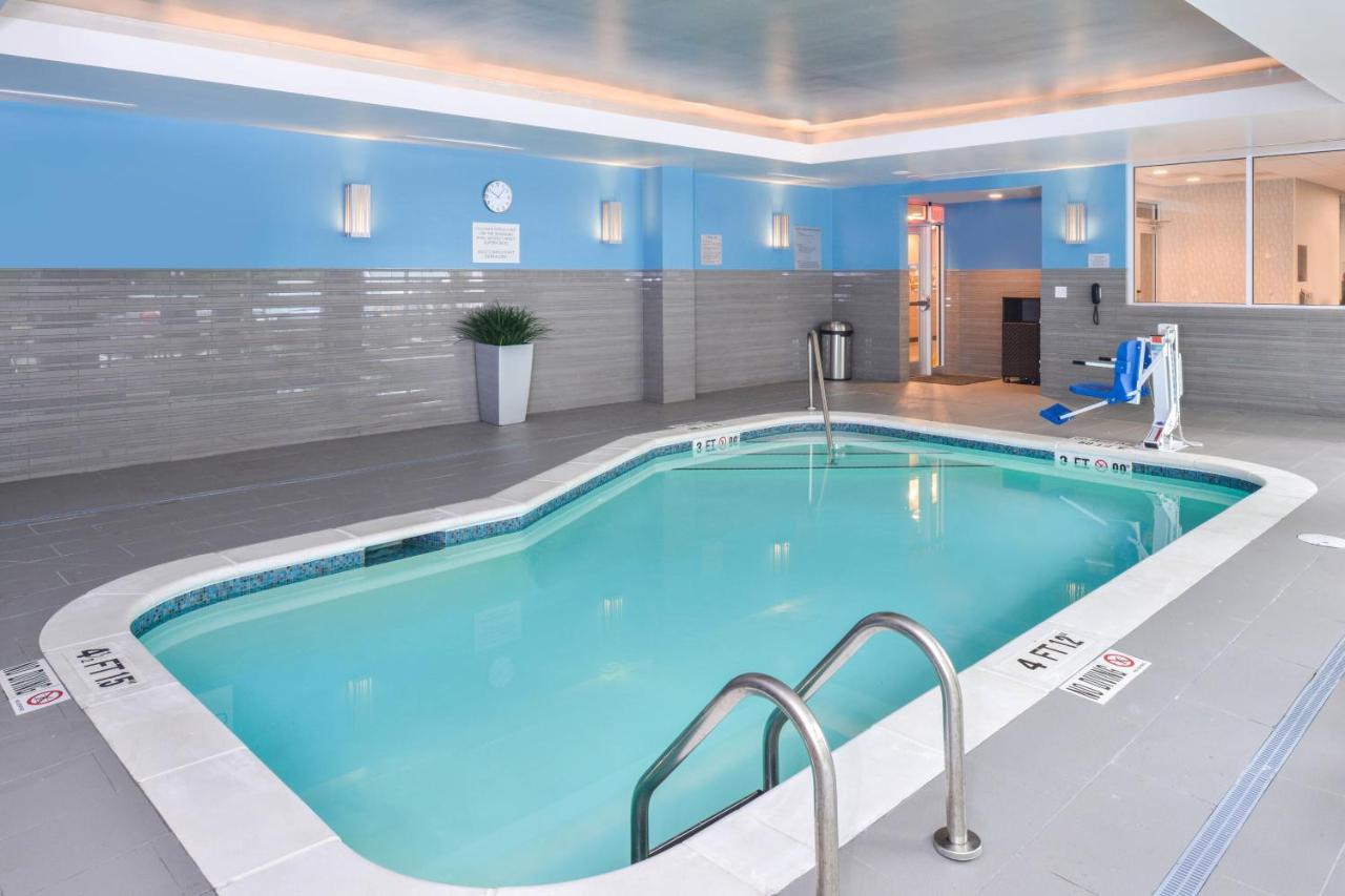| Fairfield Inn & Suites by Marriott Raleigh Cary