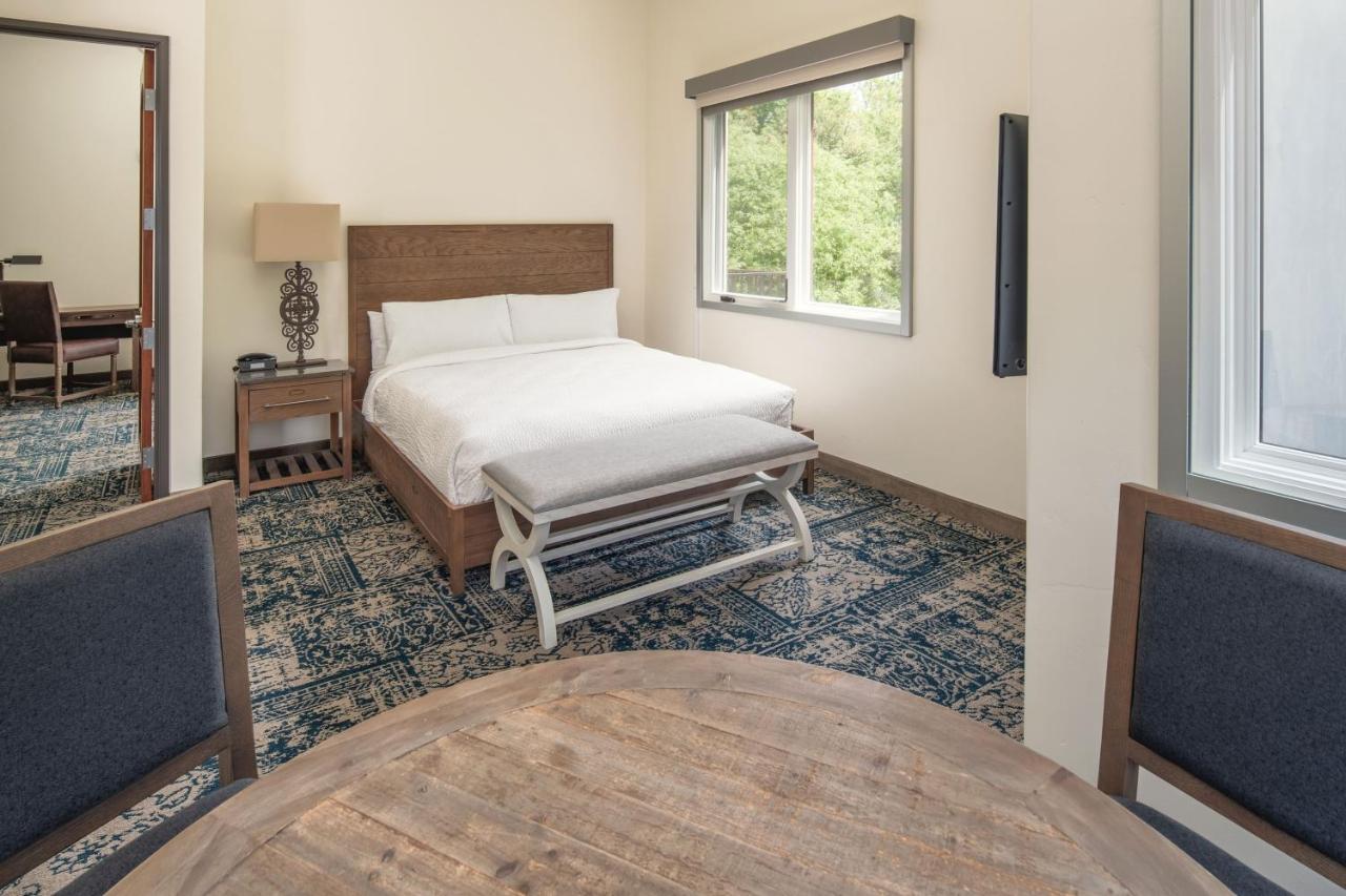  | Four Points by Sheraton Santa Cruz Scotts Valley