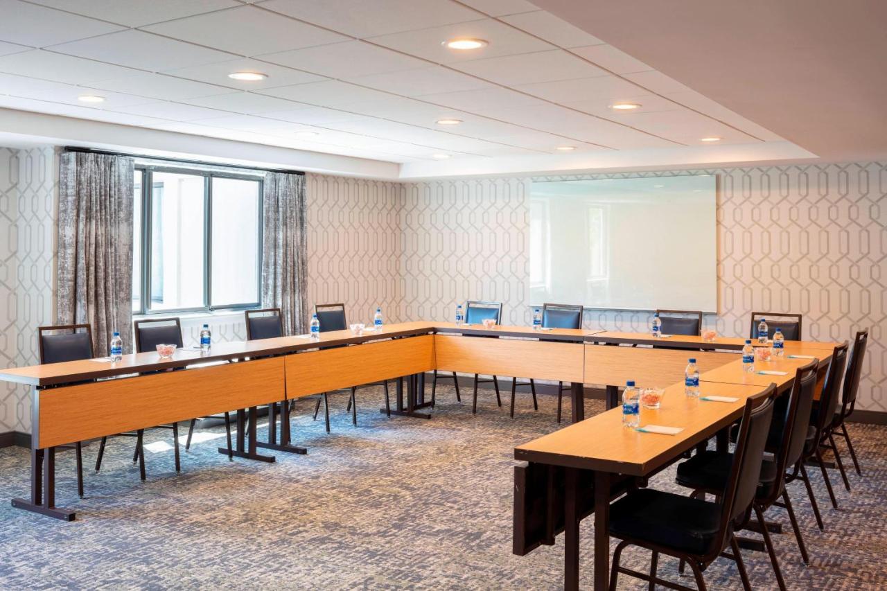 | Fairfield Inn & Suites by Marriott Providence Airport Warwick