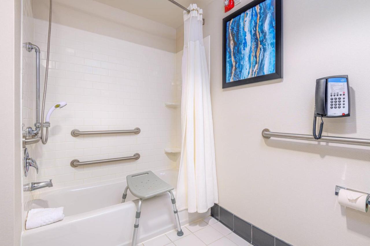  | Fairfield Inn & Suites Raleigh Durham Airport/ Brier Creek