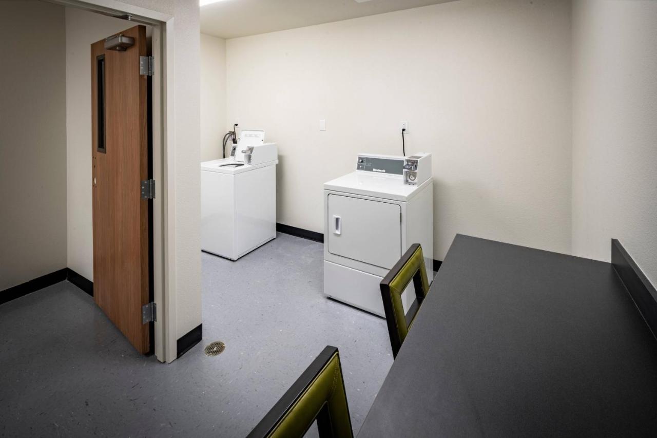 | Fairfield Inn & Suites Las Vegas Northwest