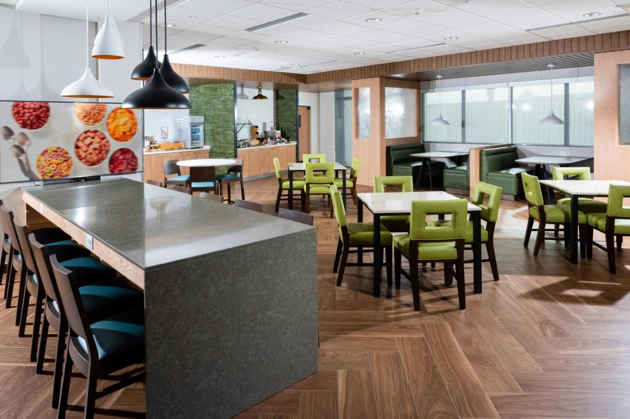 | Fairfield Inn & Suites Las Vegas Northwest