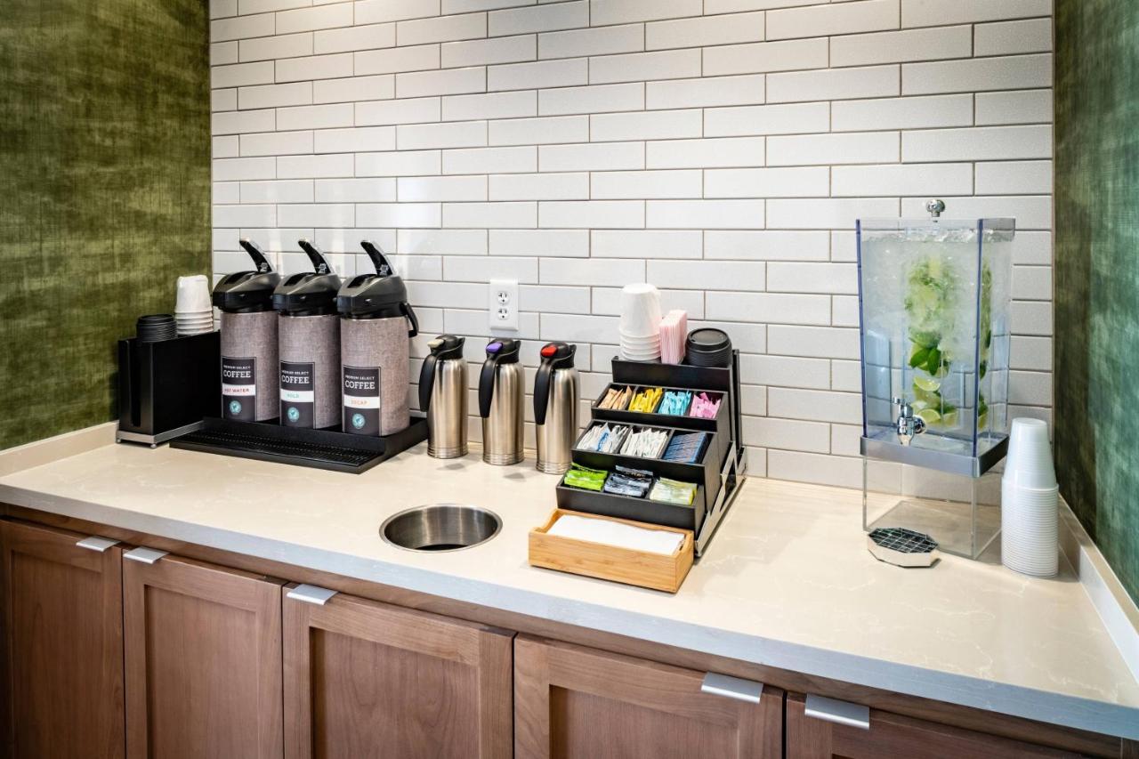 | Fairfield Inn & Suites Las Vegas Northwest