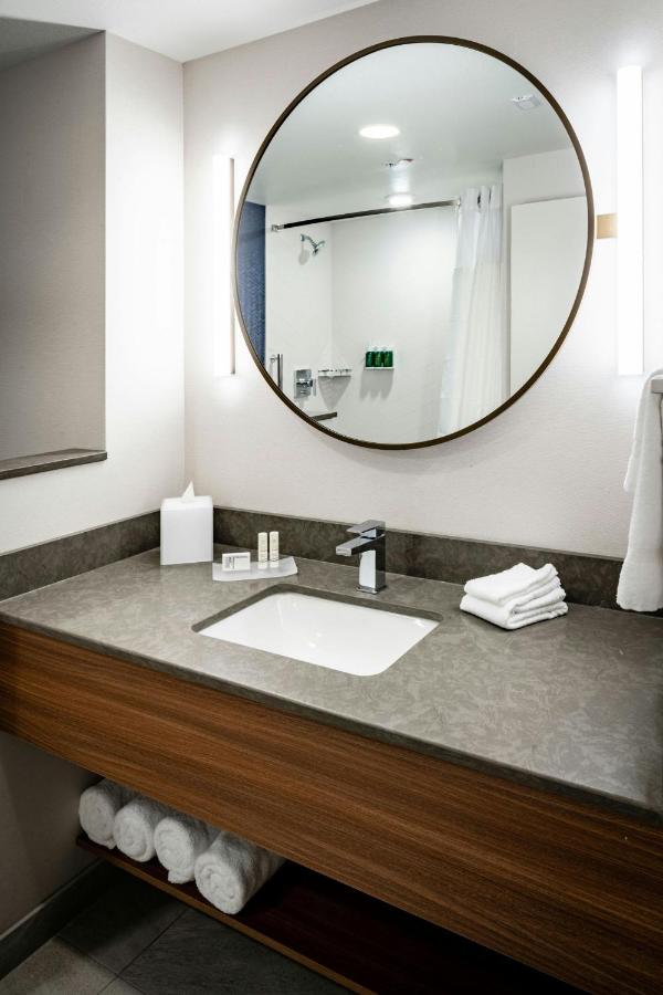 | Fairfield Inn & Suites Las Vegas Northwest