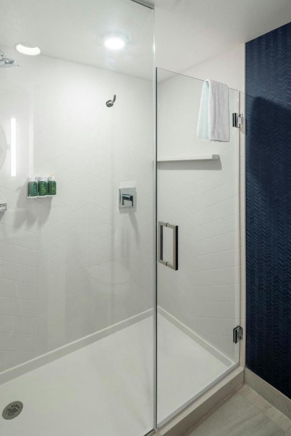 | Fairfield Inn & Suites Las Vegas Northwest